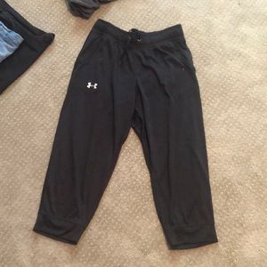 Under armour  cropped jogger XS black athleisure